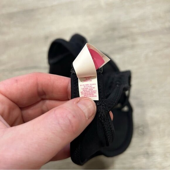 Victoria's Secret Black Triangle Crochet Halter Push Up Bikini Top Women’s 32C - Picture 4 of 4